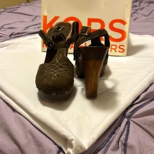 9 1/2 Michael Kors Brown Suede heels 5 inch heel 1 inch platform.